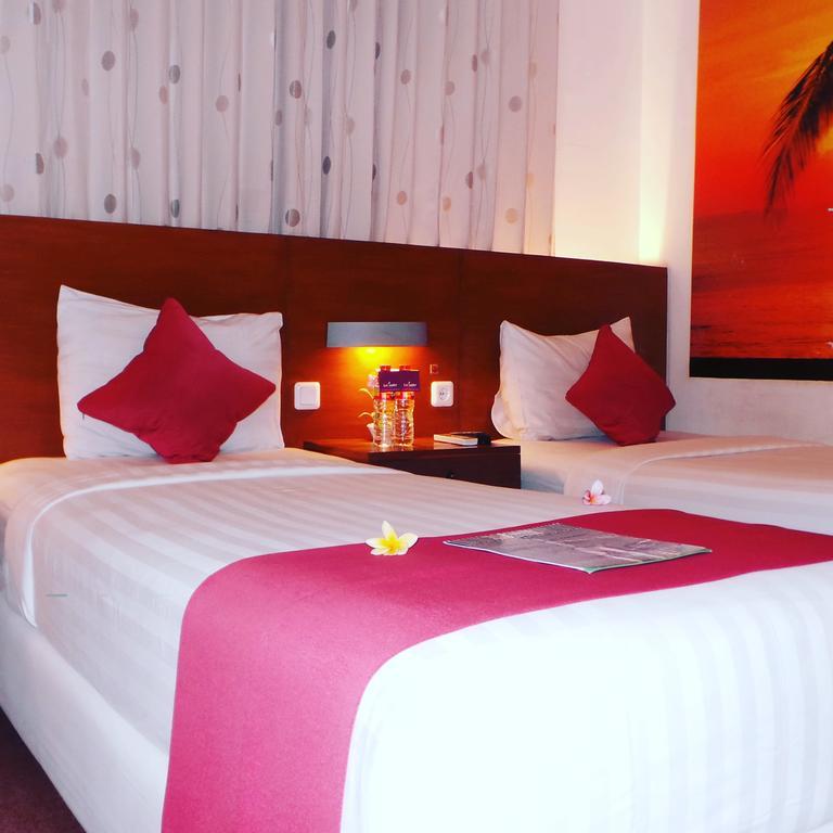 Lovender Guesthouse Malang Exterior photo