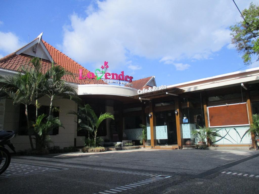 Lovender Guesthouse Malang Exterior photo