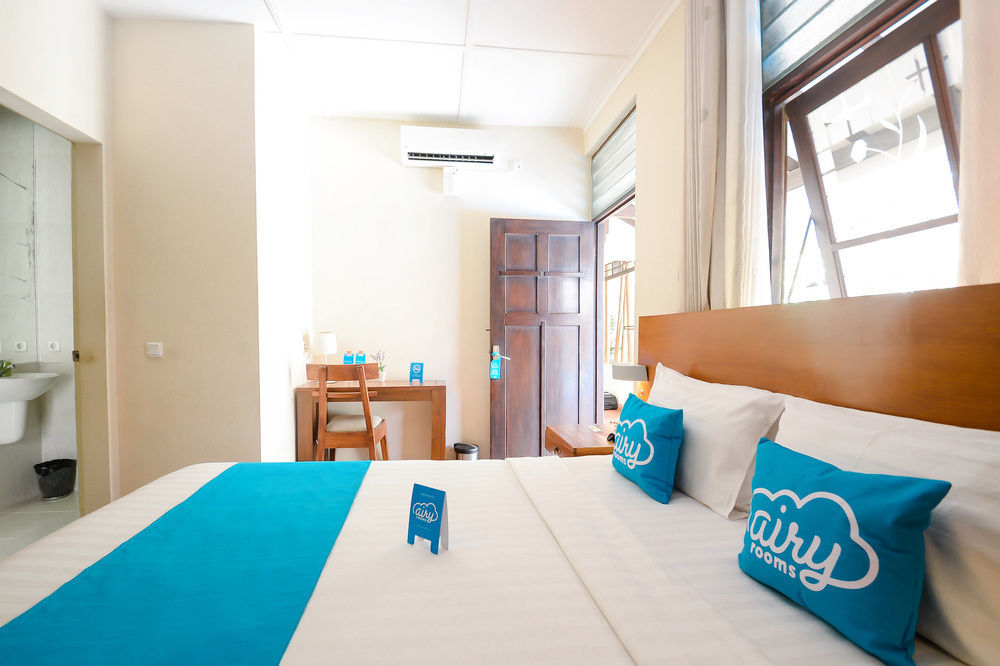 Lovender Guesthouse Malang Exterior photo