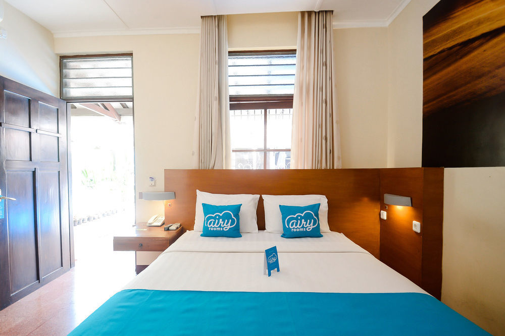 Lovender Guesthouse Malang Exterior photo