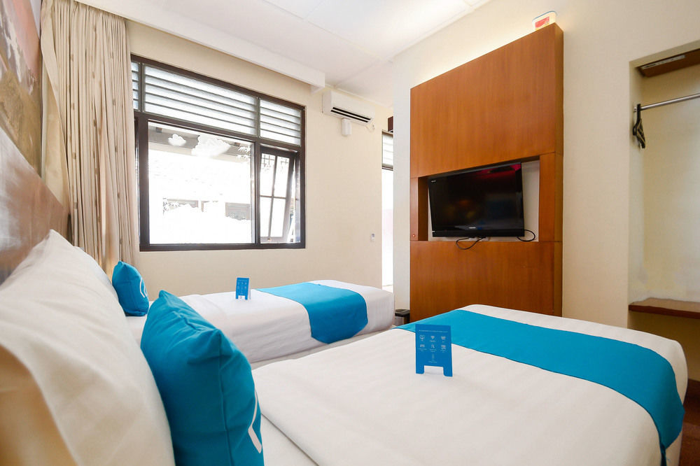 Lovender Guesthouse Malang Exterior photo