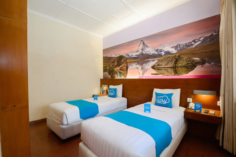 Lovender Guesthouse Malang Exterior photo