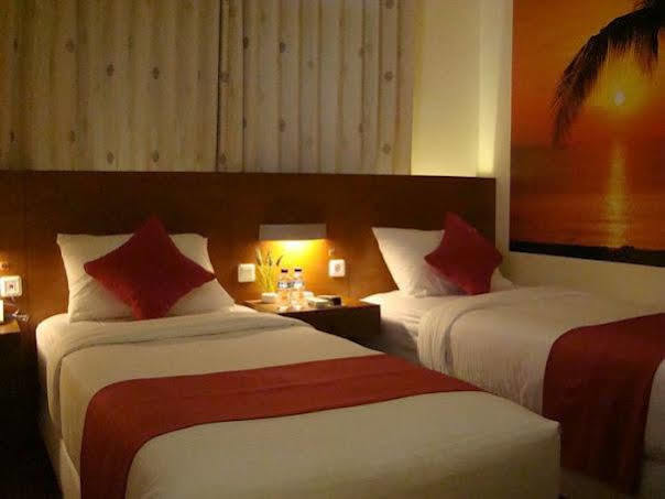 Lovender Guesthouse Malang Exterior photo