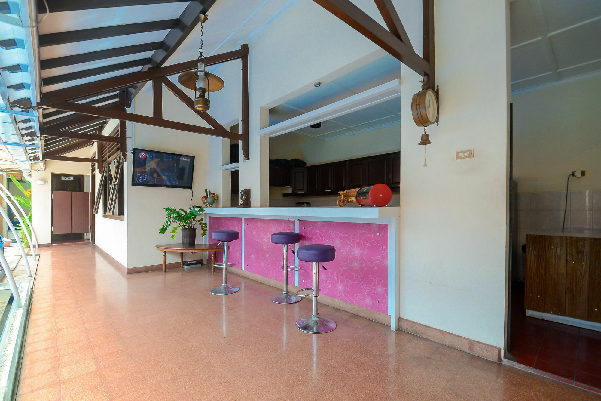 Lovender Guesthouse Malang Exterior photo
