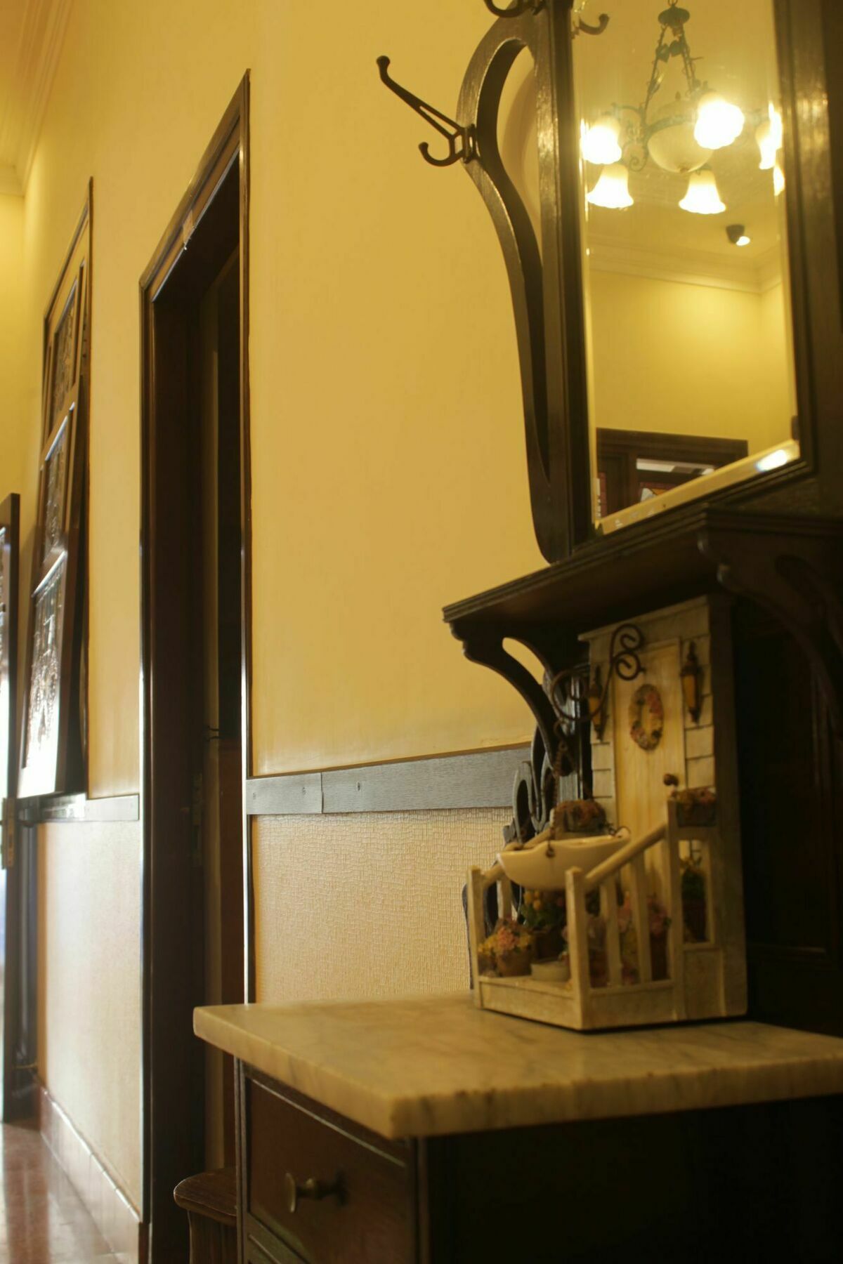 Lovender Guesthouse Malang Exterior photo